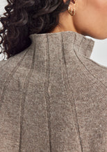 Load image into Gallery viewer, UNTOUCHED WORLD LANA SWEATER TOTARA
