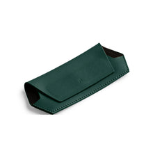 Load image into Gallery viewer, FOX &amp; LEO GLASSES CASE FOREST GREEN
