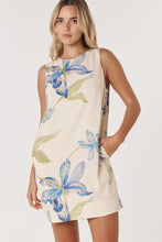Load image into Gallery viewer, FATE &amp; BECKER ANTHEA SHIFT DRESS WHITE FLORAL
