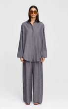 Load image into Gallery viewer, KINNEY ELODIE SHIRT CHARCOAL
