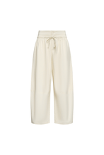 Load image into Gallery viewer, COMMONPLACE BOUNDARY DOUBLE LAYER BARREL PANT CREAM

