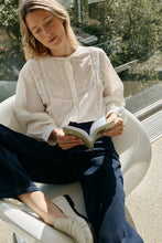 Load image into Gallery viewer, INDI &amp; COLD SAGE TOP BLANCO
