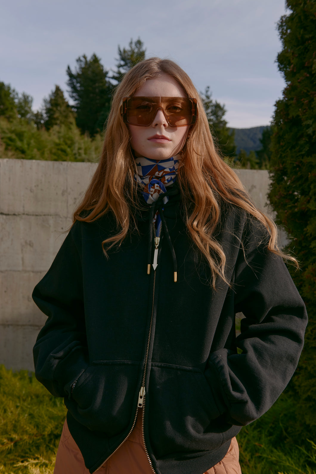 KAREN WALKER RUNAWAY COLLEGE CROPPED OVERSIZED HOODIE BLACK