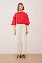 Load image into Gallery viewer, COMMONPLACE BOUNDARY DOUBLE LAYER BARREL PANT CREAM
