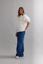 Load image into Gallery viewer, CAITLIN CRISP SOHO BLOUSE BLUEBELL VOILE
