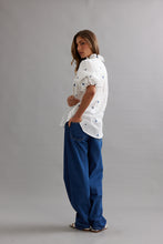 Load image into Gallery viewer, CAITLIN CRISP SOHO BLOUSE BLUEBELL VOILE
