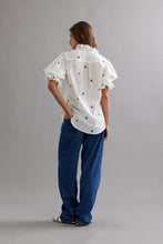 Load image into Gallery viewer, CAITLIN CRISP SOHO BLOUSE BLUEBELL VOILE
