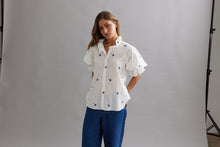 Load image into Gallery viewer, CAITLIN CRISP SOHO BLOUSE BLUEBELL VOILE
