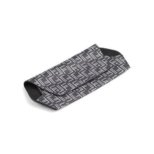 Load image into Gallery viewer, FOX &amp; LEO GLASSES CASE VEGAN LEATHER PRINT NAVY
