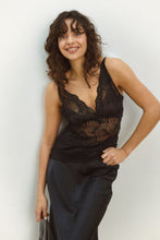 Load image into Gallery viewer, SAINT TROPEZ DAISY SINGLET BLACK
