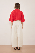 Load image into Gallery viewer, COMMONPLACE BOUNDARY DOUBLE LAYER BARREL PANT CREAM
