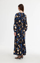 Load image into Gallery viewer, KINNEY MEGAN DRESS NIGHT GARDEN
