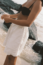 Load image into Gallery viewer, COMMONPLACE ALBA SHORT WHITE
