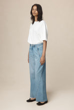 Load image into Gallery viewer, MARLE PANEL JEAN CLASSIC WASH
