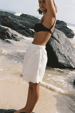 Load image into Gallery viewer, COMMONPLACE ALBA SHORT WHITE
