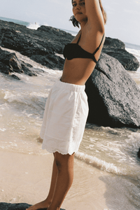 COMMONPLACE ALBA SHORT WHITE