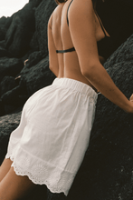 Load image into Gallery viewer, COMMONPLACE ALBA SHORT WHITE
