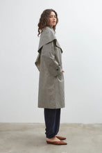 Load image into Gallery viewer, COMMONPLACE LADY GINGHAM TRENCH BLACK/WHITE

