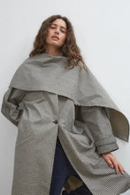 Load image into Gallery viewer, COMMONPLACE LADY GINGHAM TRENCH BLACK/WHITE
