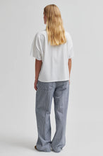 Load image into Gallery viewer, SECOND FEMALE GHITA NEW TEE WHITE
