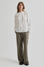 Load image into Gallery viewer, SECOND FEMALE CAVAN SHIRT WHITE
