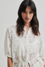 Load image into Gallery viewer, SECOND FEMALE ELENORE SHIRT WHITE ALYSSUM
