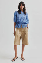 Load image into Gallery viewer, SECOND FEMALE ELENORE SHIRT CORNFLOWER
