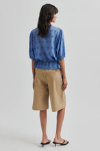 Load image into Gallery viewer, SECOND FEMALE ELENORE SHIRT CORNFLOWER

