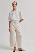 Load image into Gallery viewer, SECOND FEMALE FARROW BLOUSE WHITE
