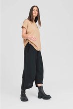 Load image into Gallery viewer, TAYLOR R TEE SAND
