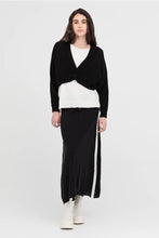 Load image into Gallery viewer, TAYLOR MOOD CARDI BLACK
