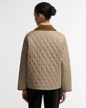 Load image into Gallery viewer, BARBOUR ICONS CROPPED LIDDESDALE QUILTED JACKET
