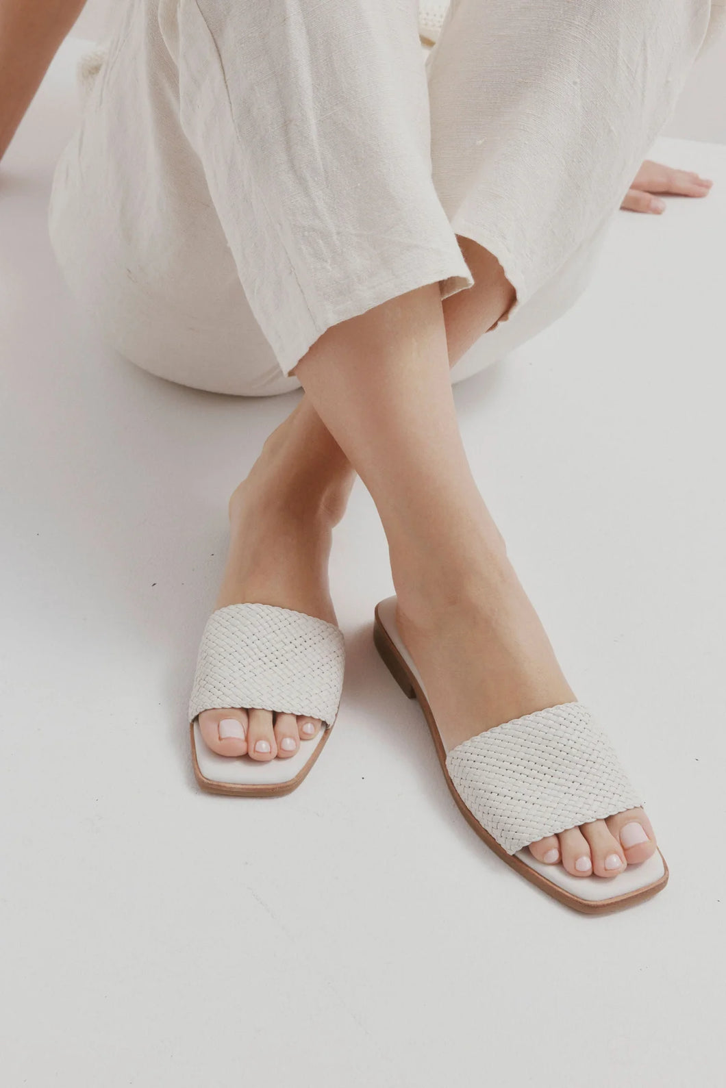 CHAOS & HARMONY SOLACE SLIDE MILK