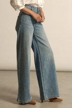 Load image into Gallery viewer, ZOE KRATZMANN AURA JEAN MID DENIM
