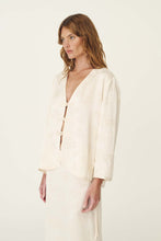 Load image into Gallery viewer, ROWIE ATTA JACQUARD TANG SHIRT IVORY FLORAL
