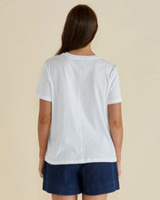 Load image into Gallery viewer, BETTY BASICS ELLIA CREW TEE PARADISE BEACH
