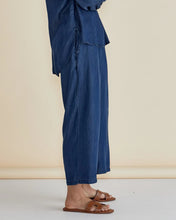 Load image into Gallery viewer, BETTY BASICS RIO RELAXED PANT DARK INDIGO
