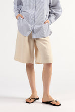 Load image into Gallery viewer, TUESDAY BERMUDA SHORTS OYSTER
