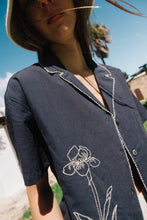 Load image into Gallery viewer, INDI &amp; COLD SOLANA SHIRT MARINO
