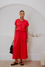 Load image into Gallery viewer, BRIDGE &amp; LORD V-NECK CAP SLEEVE TOP GERANIUM
