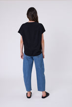 Load image into Gallery viewer, MARLOW BARREL TEE BLACK
