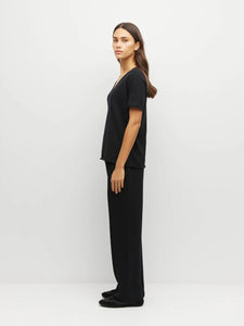 JHL BY JULIETTE HOGAN V NECK CASHMERE TEE BLACK