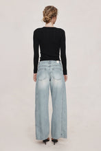 Load image into Gallery viewer, MARLE CROSS STITCH JEAN FADED BLUE
