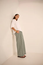 Load image into Gallery viewer, MARLOW CASCADE WIDE LEG PANT MEADOW PRINT
