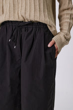 Load image into Gallery viewer, MARLOW CASCADE LONGLINE SHORT BLACK
