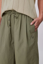 Load image into Gallery viewer, MARLOW CASCADE LONGLINE SHORT LAUREL
