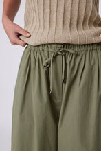 Load image into Gallery viewer, MARLOW CASCADE WIDE LEG PANT LAUREL
