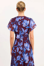 Load image into Gallery viewer, AMONG THE BRAVE CHARIOT BURGUNDY BLUE FLORAL FLUTTER SLEEVE MAXI DRESS
