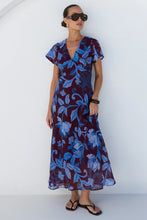 Load image into Gallery viewer, AMONG THE BRAVE CHARIOT BURGUNDY BLUE FLORAL FLUTTER SLEEVE MAXI DRESS
