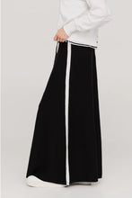 Load image into Gallery viewer, TAYLOR COMPLACENT SKIRT BLACK IVORY

